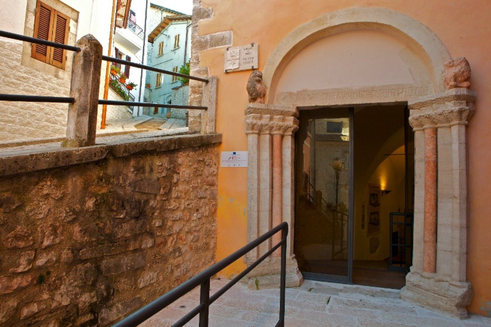 Museo chirurgia popolare Preci03.jpg